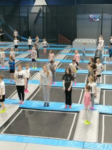 Wycieczka do parku trampolin